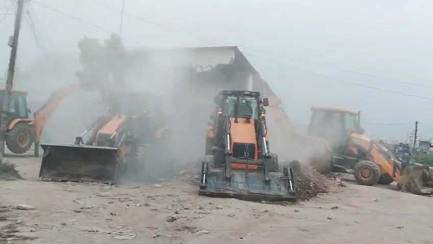 सुकुम्वासी बस्तीका घरटहरा हटाउने क्रममा २२ सुरक्षाकर्मी घाइते